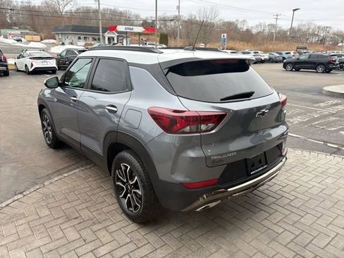 Used 2022 Chevrolet TrailBlazer ACTIV w/ Sun and Liftgate Package image 9