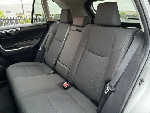 Used 2020 Toyota RAV4 LE AWD/4WD image 25
