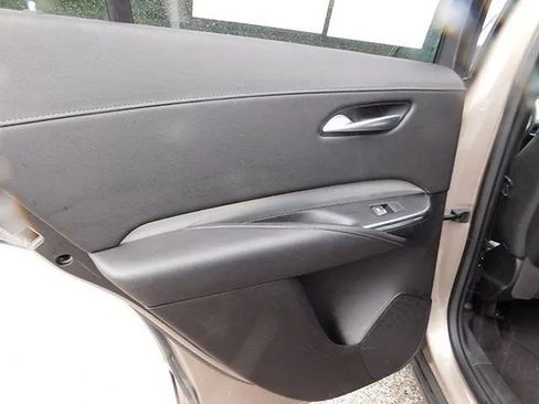 Used 2023 Cadillac XT4 Premium Luxury image 11