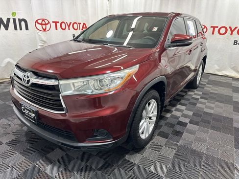Used 2016 Toyota Highlander LE image 3