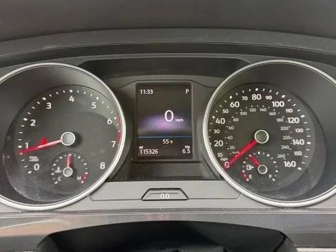 Used 2019 Volkswagen Tiguan SE FWD image 14