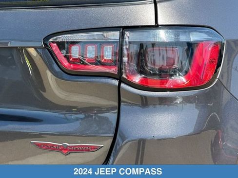 Used 2024 Jeep Compass Trailhawk AWD/4WD image 30