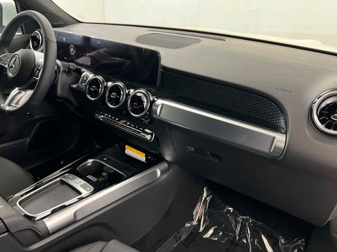 New 2026 Mercedes-Benz GLB 250 4MATIC image 24
