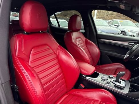 Used 2022 Alfa Romeo Stelvio Veloce image 39