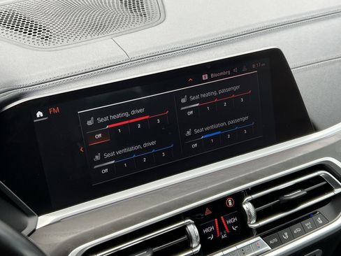 Used 2022 BMW X7 M50i image 35