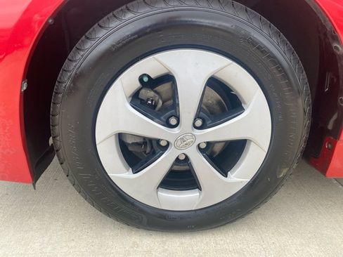 Used 2015 Toyota Prius Two FWD image 31