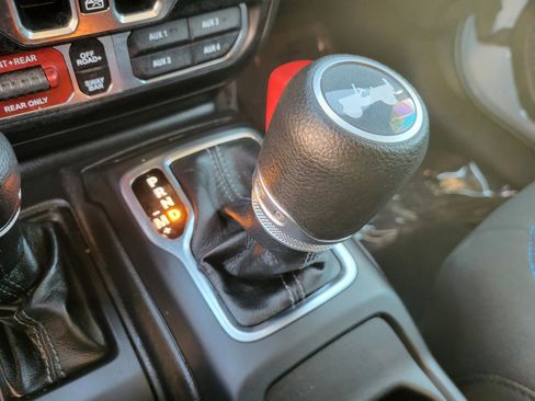 Used 2024 Jeep Wrangler Unlimited Rubicon 4xe w/ Technology Group image 33