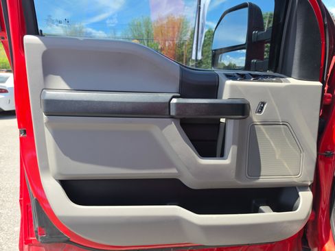 Used 2020 Ford F250 XL w/ STX Appearance Package AWD/4WD image 16