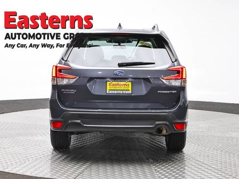 Used 2022 Subaru Forester Premium AWD/4WD image 6