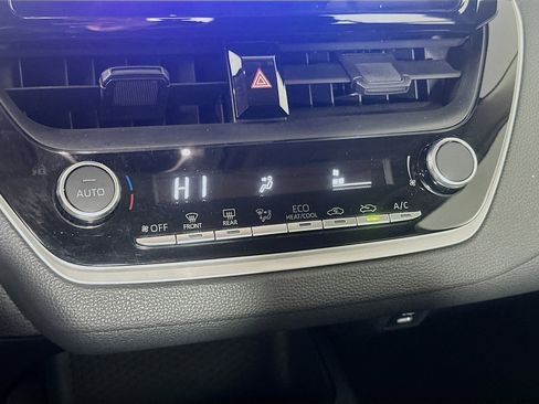 Used 2025 Toyota Corolla LE image 22