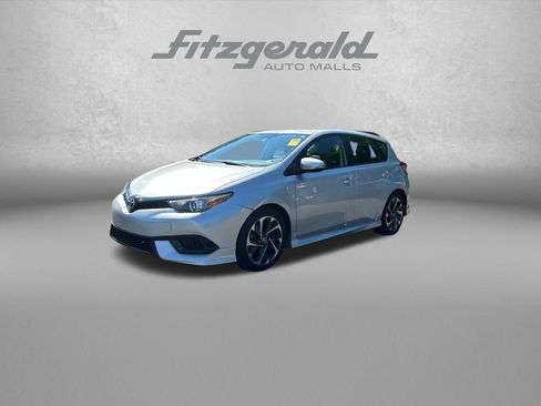Used 2018 Toyota Corolla iM w/ All-Weather Mat Package FWD image 3