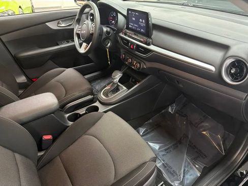 Used 2023 Kia Forte LXS FWD image 10