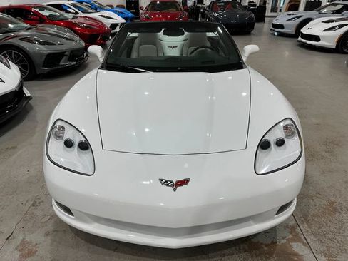 Used 2011 Chevrolet Corvette Convertible w/ Preferred Equipment Group RWD image 23