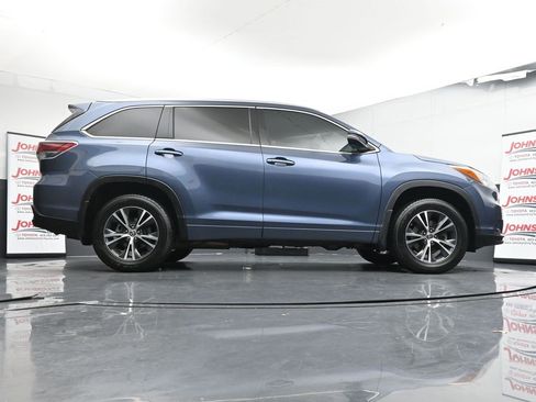 Used 2016 Toyota Highlander XLE image 45