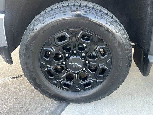 Certified 2022 Chevrolet Silverado 2500 LT w/ Convenience Package image 37