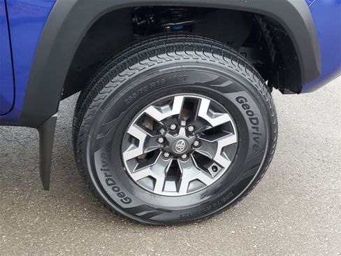 Certified 2023 Toyota Tacoma TRD Off-Road image 6