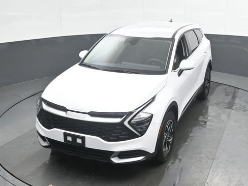 Used 2025 Kia Sportage LX AWD/4WD image 35