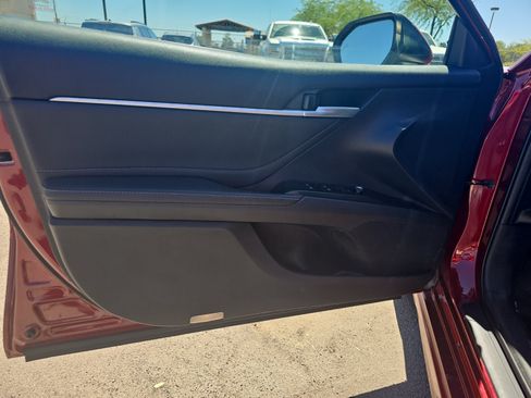 Used 2018 Toyota Camry XSE w/ Driver Assist Package FWD image 11