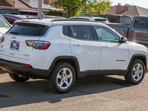 Used 2023 Jeep Compass Latitude AWD/4WD image 5