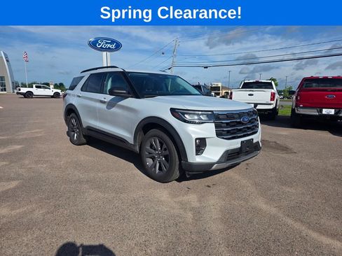 Used 2026 Ford Explorer Active w/ Active Comfort Package AWD/4WD image 9