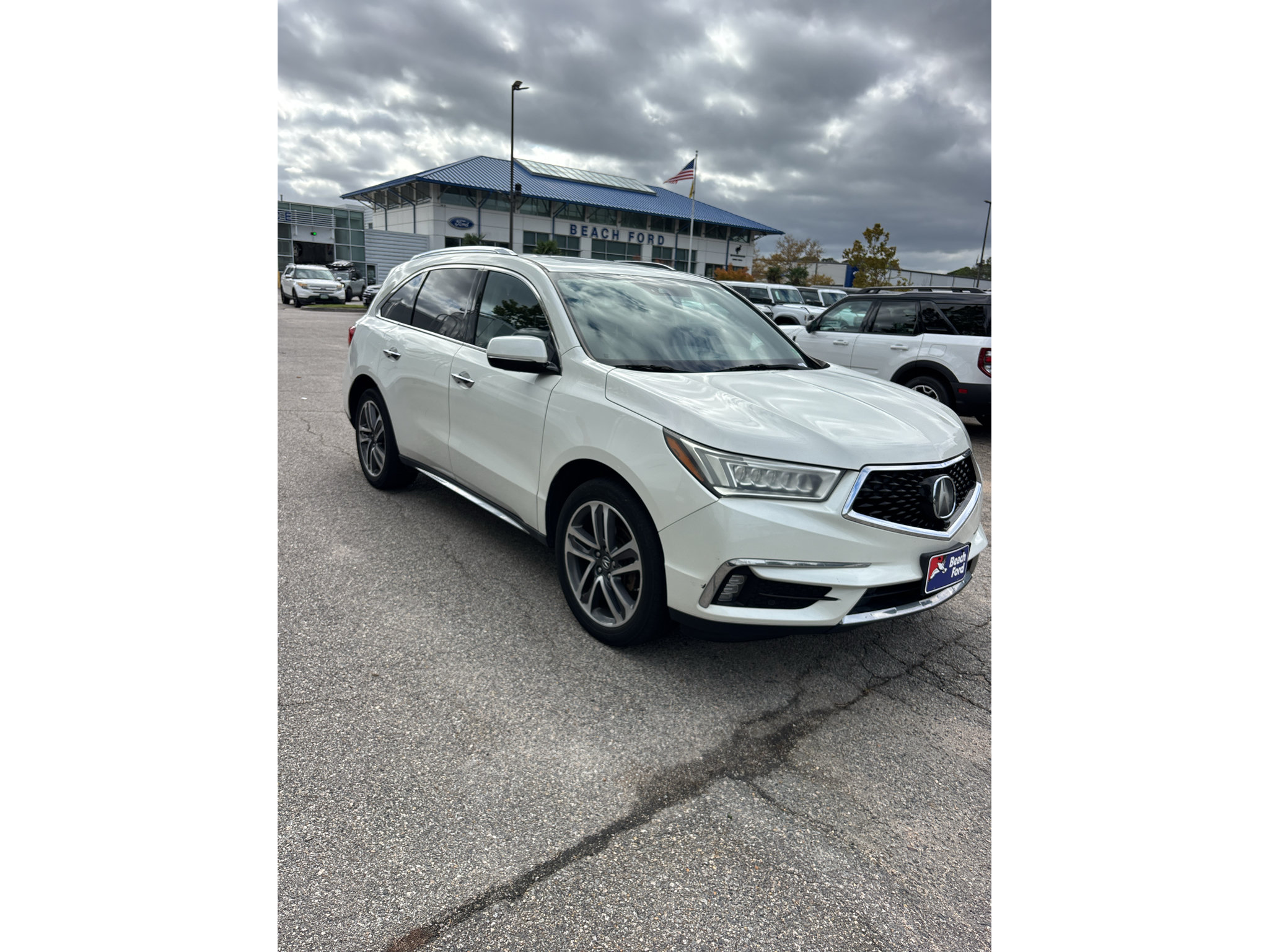 Used 2017 Acura MDX w/ Advance Package AWD/4WD image 4
