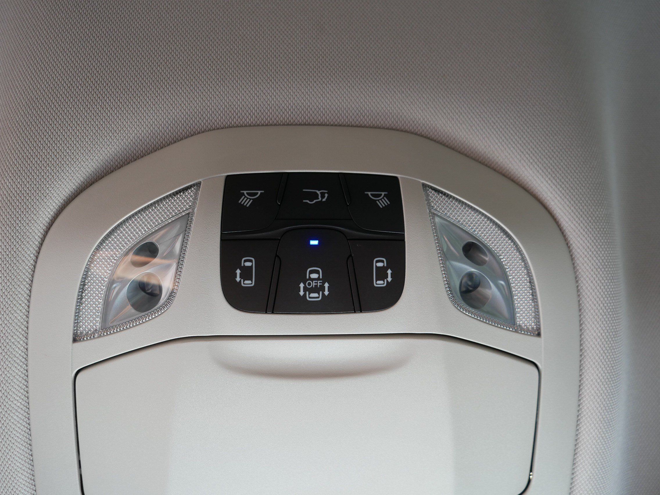 Used 2017 Chrysler Pacifica Touring-L w/ Tire & Wheel Group FWD image 33