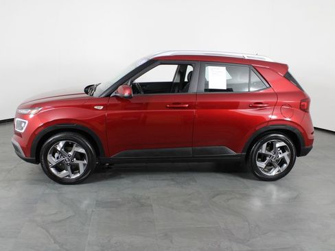 Certified 2024 Hyundai Venue Limited FWD image 14