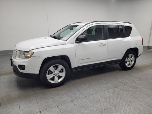 Used 2017 Jeep Compass Sport w/ Power Value Group FWD image 2