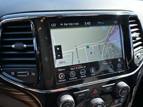 Used 2021 Jeep Grand Cherokee Laredo X AWD/4WD image 14