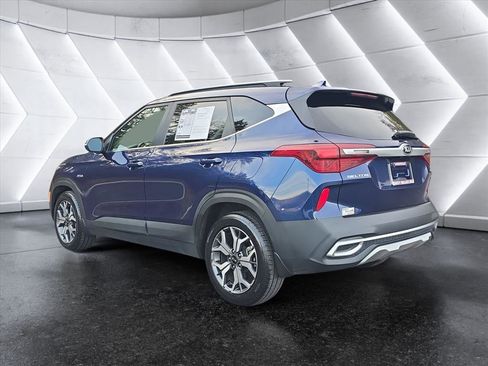 Used 2021 Kia Seltos EX image 3