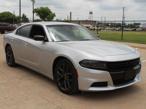 Used 2023 Dodge Charger SXT w/ Blacktop Package RWD image 3
