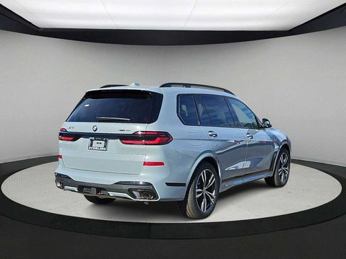 Used 2026 BMW X7 xDrive40i w/ M Sport Package AWD/4WD image 8