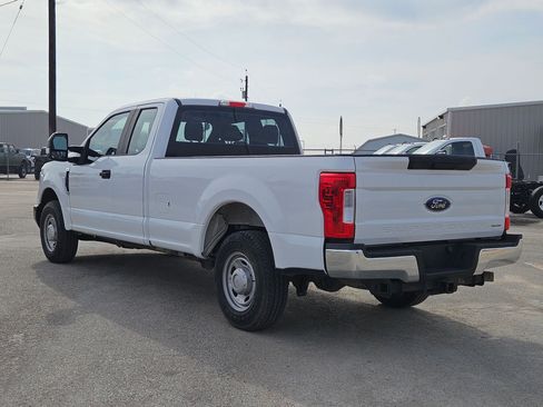 Used 2017 Ford F250 XL w/ Power Equipment Group image 5