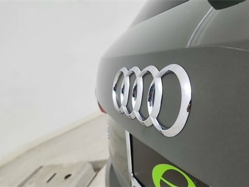 Used 2020 Audi Q3 2.0T Premium w/ Convenience Package image 17