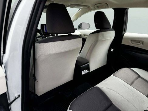 Used 2023 Toyota Corolla LE FWD image 39