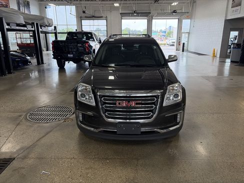Used 2016 GMC Terrain SLT w/ Driver Alert Package I AWD/4WD image 2