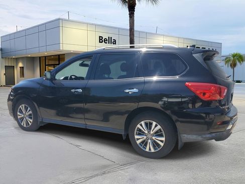 Certified 2020 Nissan Pathfinder SL w/ Cargo Package FWD image 5