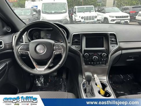 Certified 2018 Jeep Grand Cherokee Laredo AWD/4WD image 18