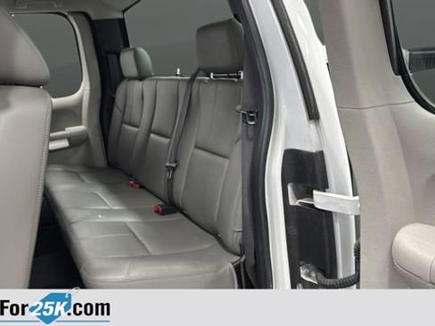 Used 2010 Chevrolet Silverado 2500 W/T image 21