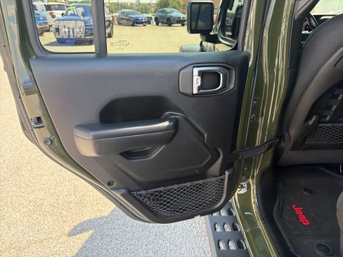 Used 2021 Jeep Gladiator Mojave w/ Trailer Tow Package AWD/4WD image 23