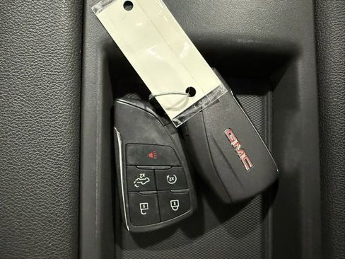 Used 2022 GMC Sierra 1500 SLE image 42