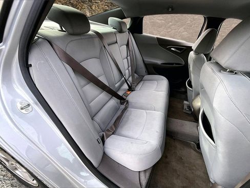 Used 2018 Chevrolet Malibu LS image 24