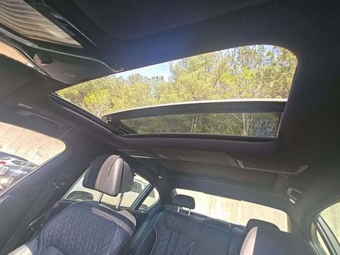 Used 2016 BMW 750i image 10