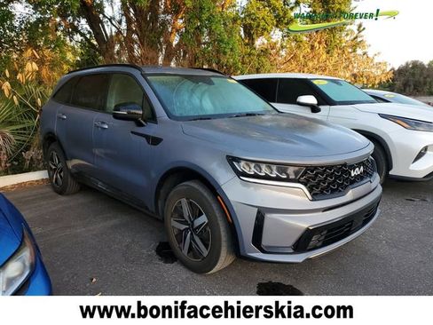 Certified 2023 Kia Sorento EX image 1