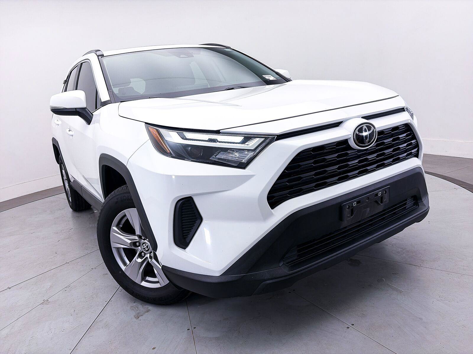 Used 2023 Toyota RAV4 XLE w/ Convenience Package AWD/4WD image 8