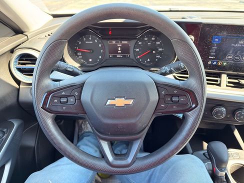 Used 2024 Chevrolet Trax LS w/ LS Convenience Package FWD image 36
