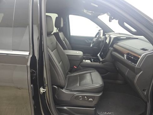 Used 2025 GMC Yukon Denali AWD/4WD image 25