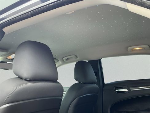 Used 2018 Chrysler 300 Touring w/ Sport Appearance Package image 36