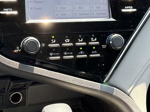 Used 2018 Toyota Camry LE FWD image 17