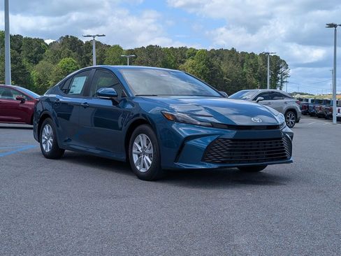 New 2026 Toyota Camry LE FWD image 7